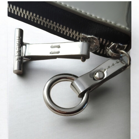 Chic Silver Women's Wallet - Picture 5 of 5